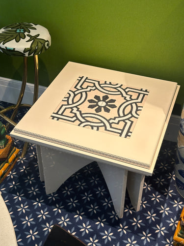 Mesa Antoinette