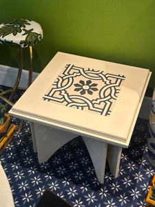 Mesa Antoinette