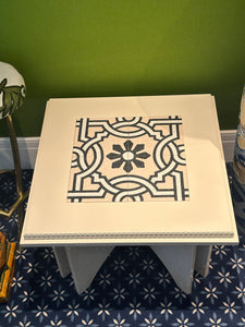 Mesa Antoinette